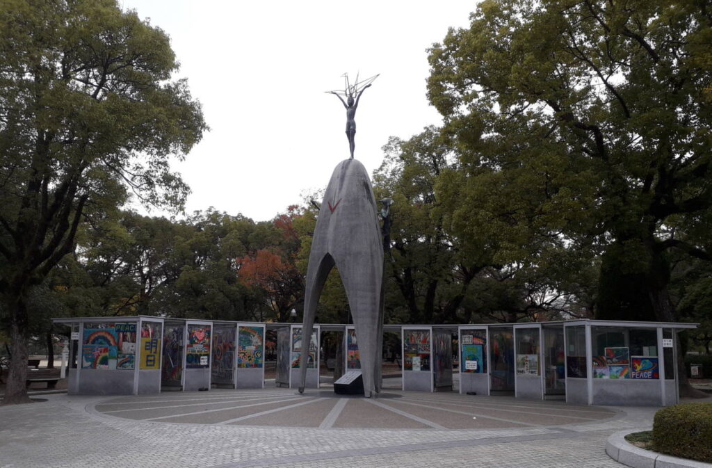 Barnens fredsmonument i fredsparken i Hiroshima